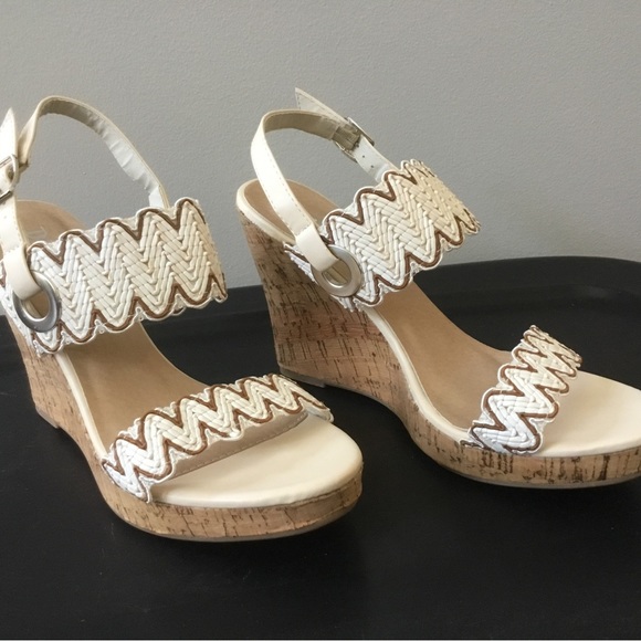 Size 9 Diviana Wedges - Picture 2 of 5